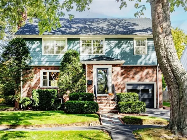 32 Glendale Rd, Marblehead, MA 01945