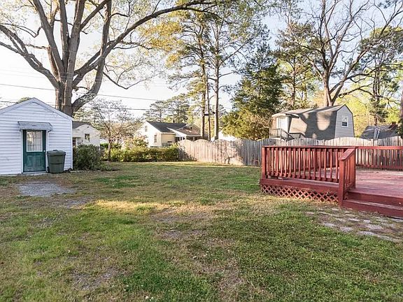 4th image of 38 Hitchens Ln