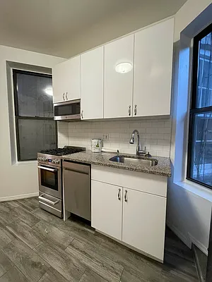 Rented by HOLTON REAL ESTATE INC. | media 29