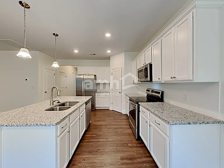 4509 Tarpon Dr — Photo 4