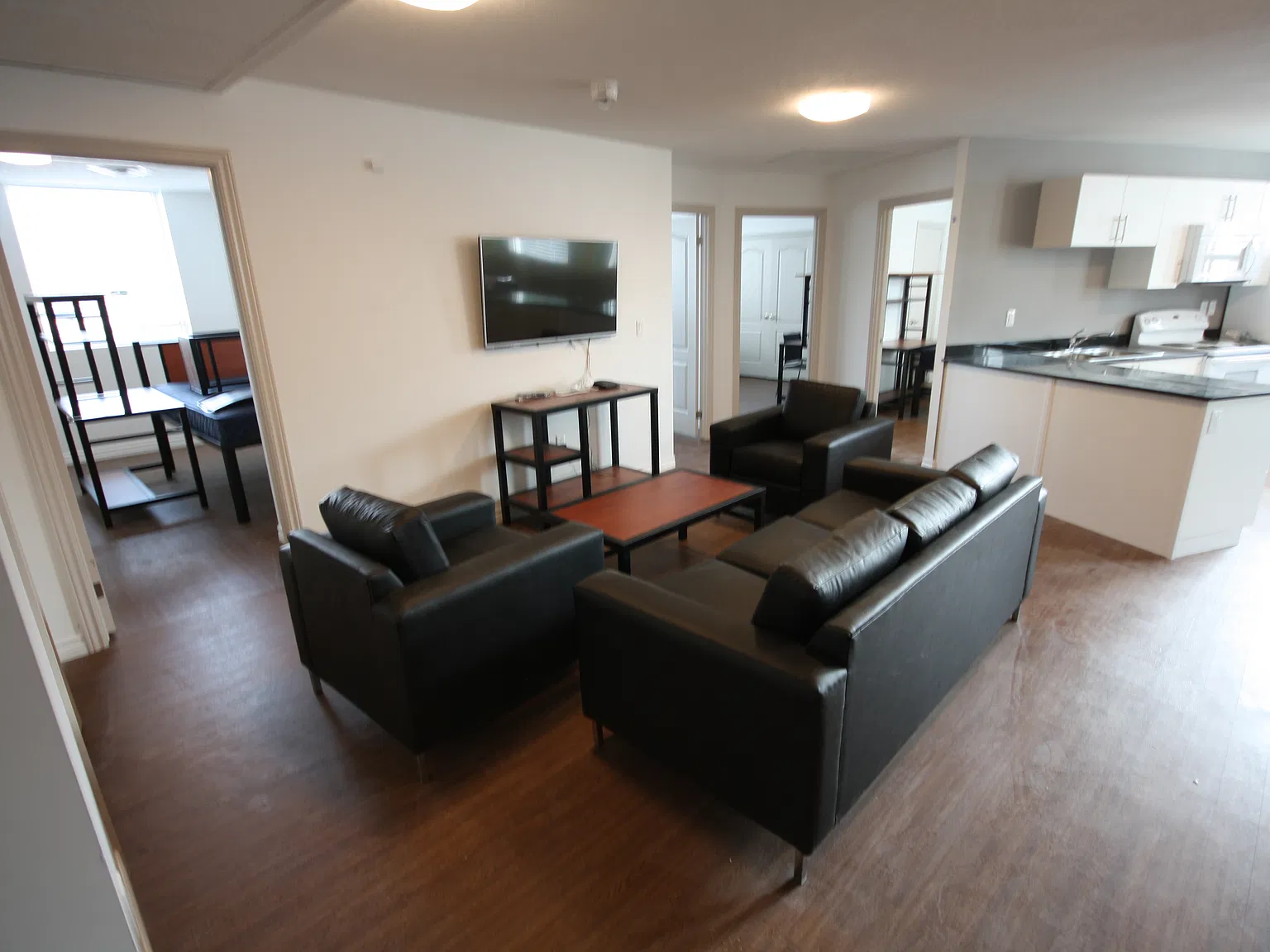 1100 Main Street West Hamilton — Photo 3
