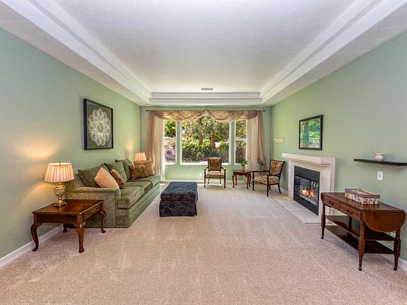 4th image of 5892 N Heatherton Dr