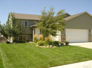5209 S Leinster Ave, Sioux Falls, SD 57104