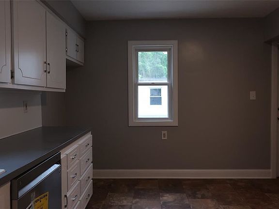 5th image of 25370 Benton Ave