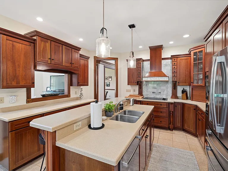 2504 Ron Dr — Photo 9