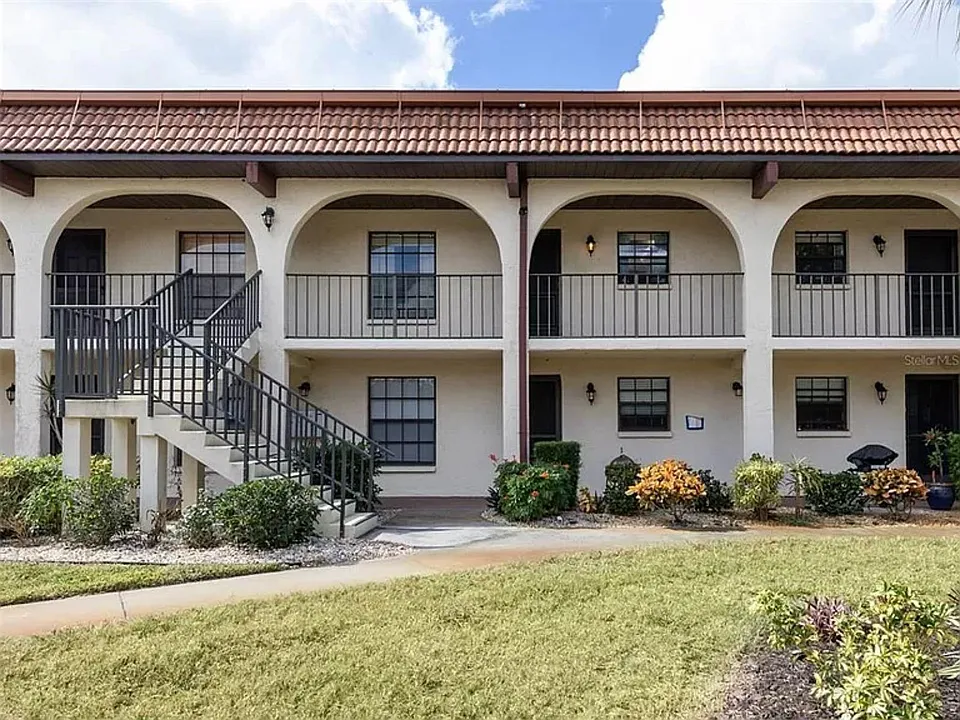 150 Englewood Isles Pkwy #302