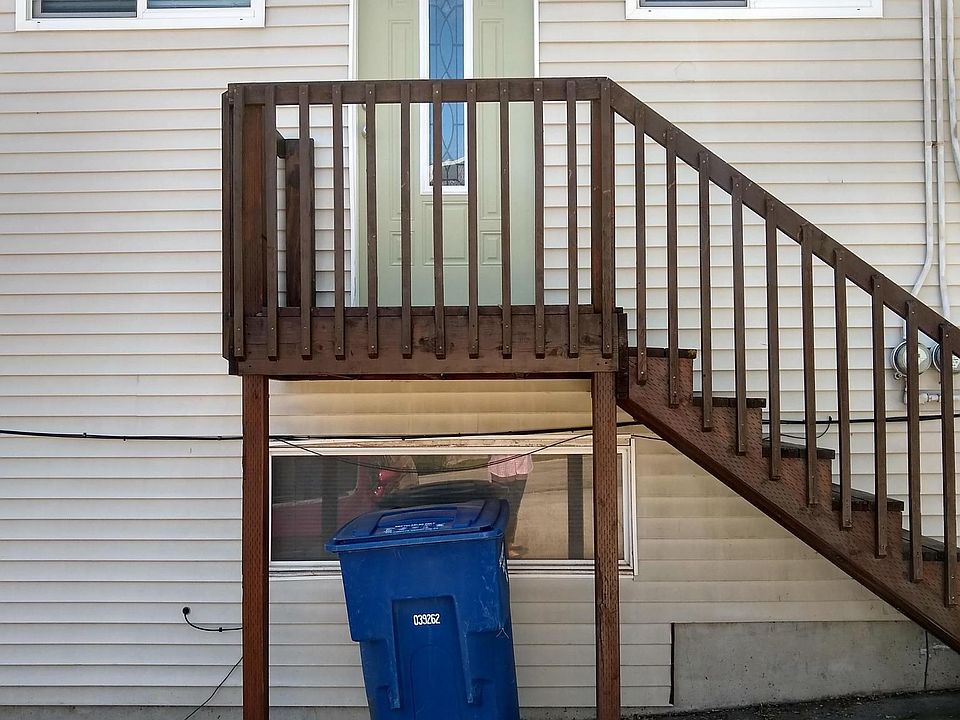 Exterior Private Entrance