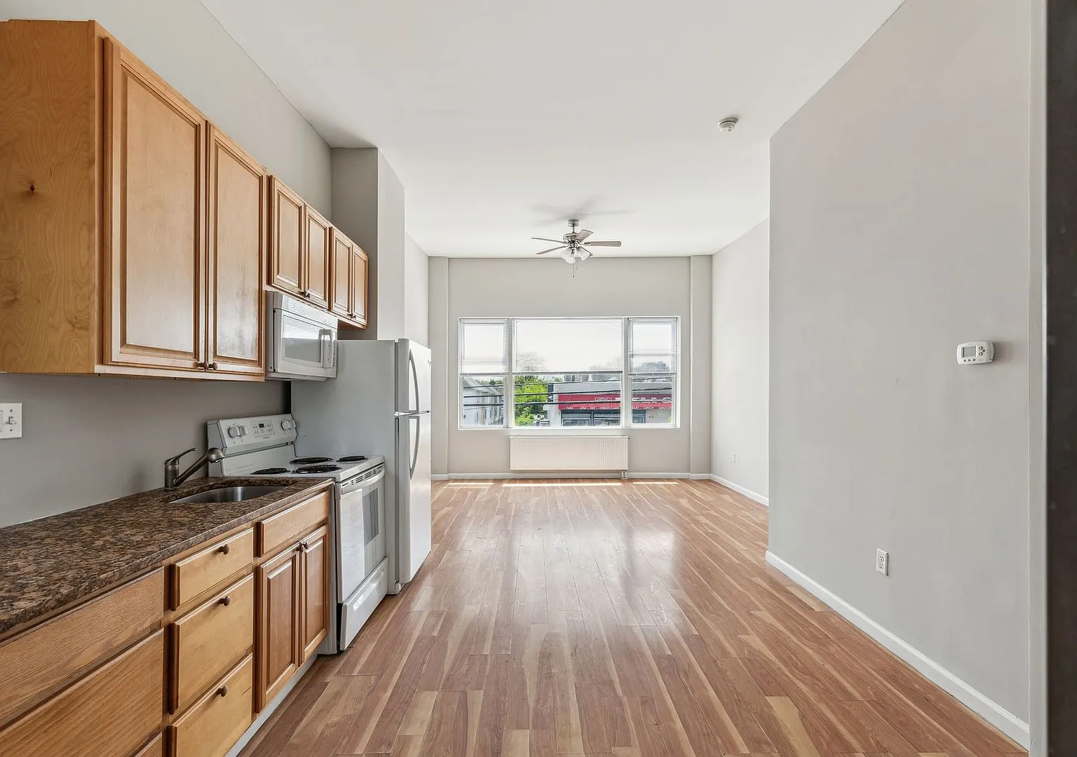 Studio, 370 sqft, $1,090 — Photo 1