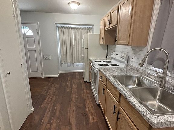 2nd image of 17003 Puritas Ave