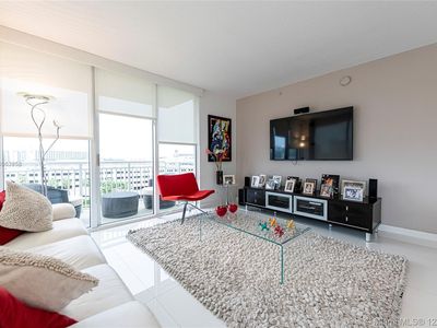 19501 W Country Club Dr APT 708, Aventura, FL, 33180