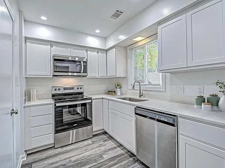 Woodside Village Apartments — Photo 1