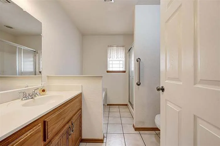 14028 S Anderson Rd — Photo 2