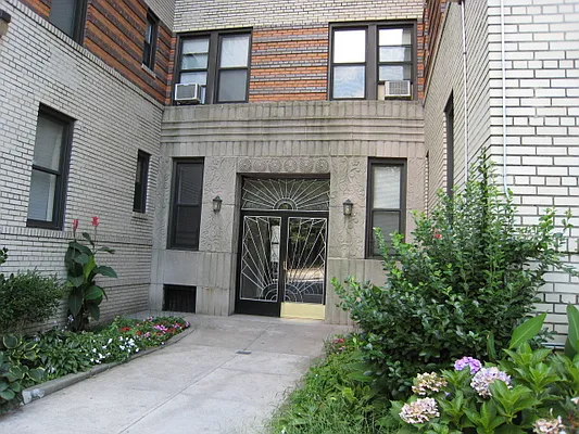 Rented by Garfield Realty  | media 21