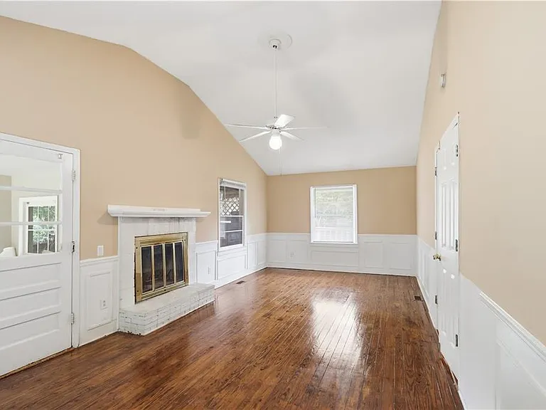 1370 Blackwell Rd — Photo 11