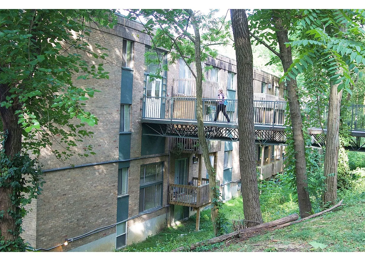 Building Photo - Clifton Woods