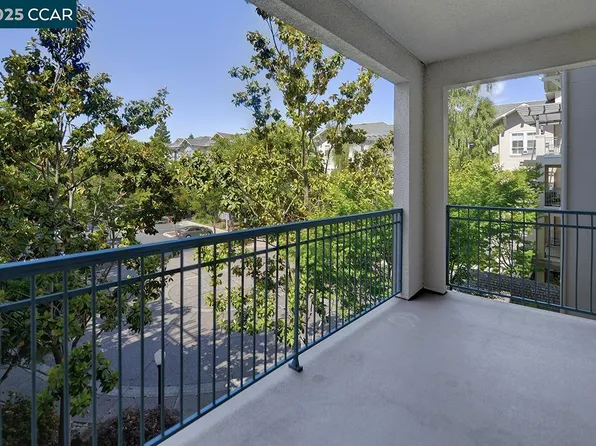 1840 Tice Creek Dr APT 2323, Walnut Creek, CA 94595