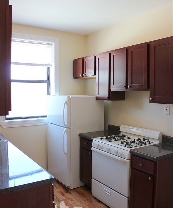 1st image of 813 W Waveland Ave APT 3N