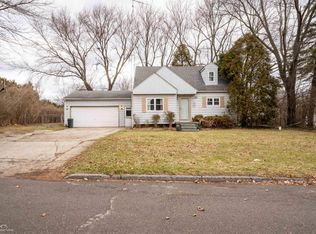 1192 Catalina Dr, Flint, MI 48507