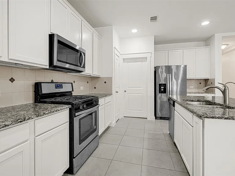 3021 Quarry Springs Dr — Photo 8