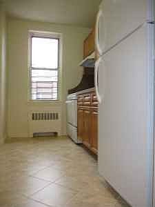 3rd image of 14309 Barclay Ave APT 5D