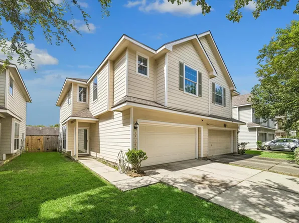 13102 Peppergate Ln, Houston, TX 77044