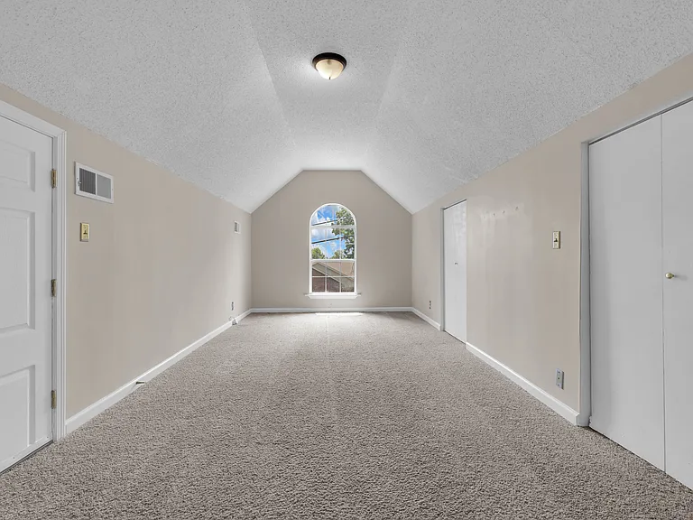 1104 Crestfield Dr — Photo 27