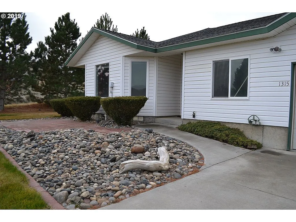 1315 Childers Rd photo 1