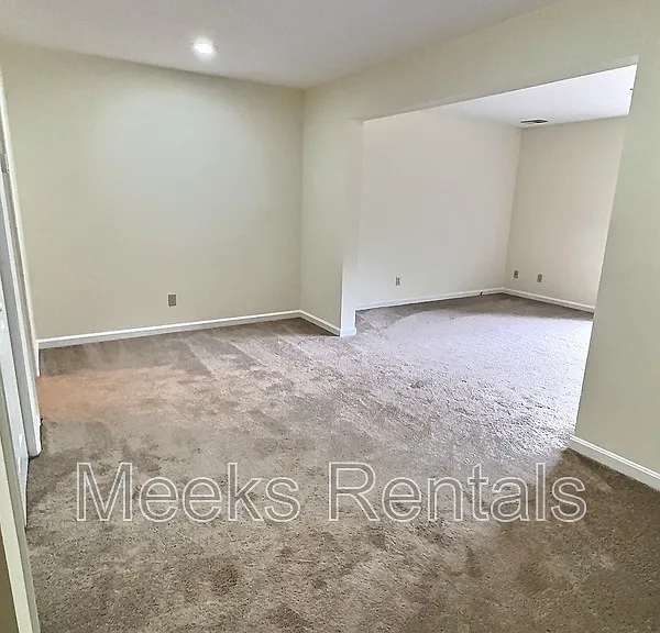 412 Fletcher Rd #1 — Photo 3