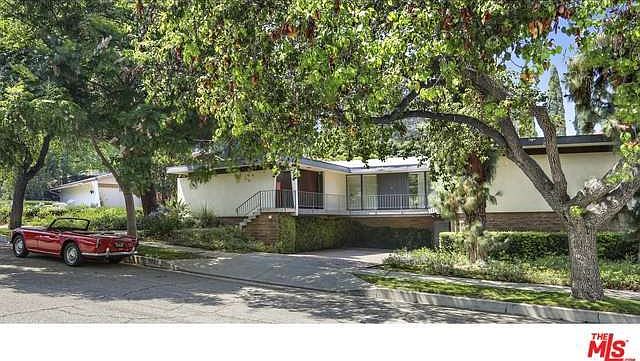 1st image of 1821 La Manzanita St