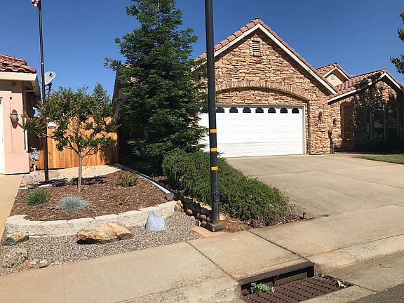 3rd image of 521 Pleasant Valley Dr