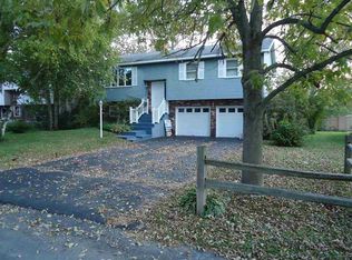 3 Denise Ct, Rensselaer, NY 12144