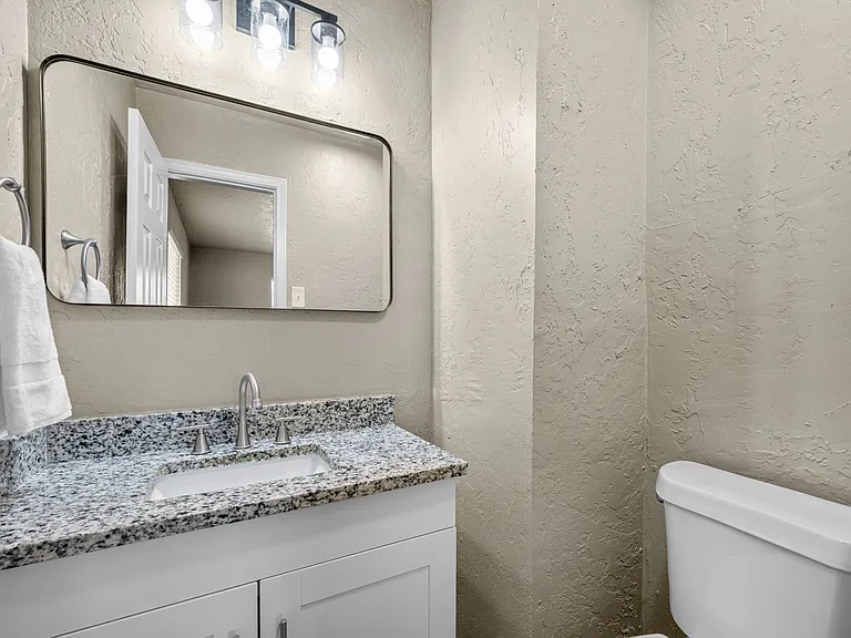 408 SW 71st St — Photo 13