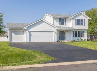 114 Sunny Hill Dr, Davis Junction, IL 61020