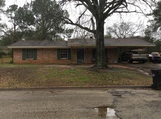 1102 Rolling Hills Dr, Longview, TX 75604