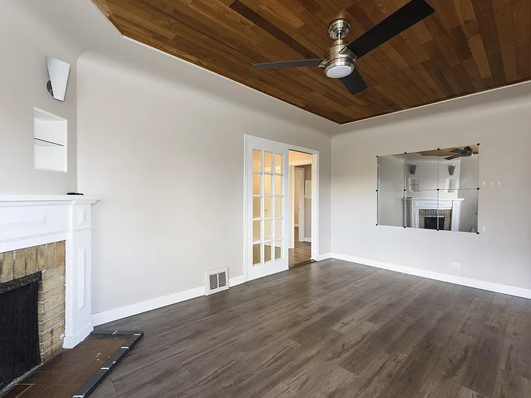4525 Knight St — Photo 3