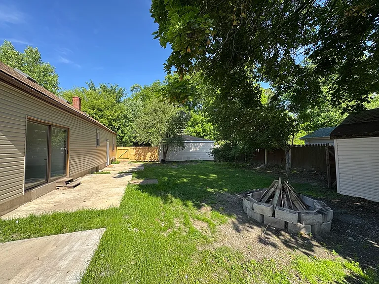 511 Montgomery Rd — Photo 13