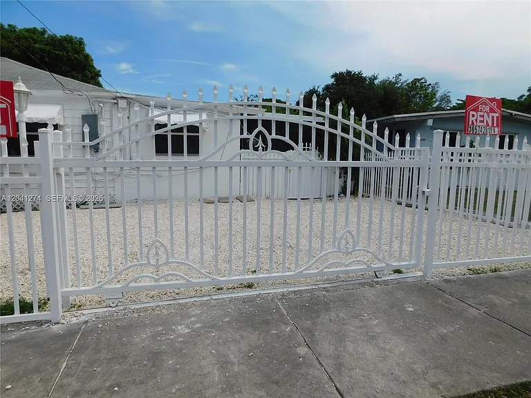 2230 NW 58th St #B — Photo 1