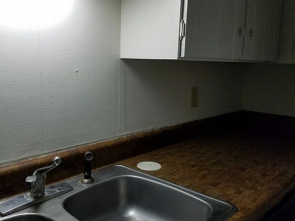 4th image of 1310 Millerwood Ct APT 2