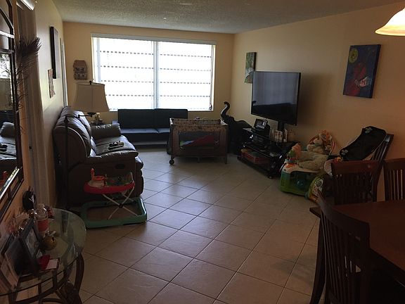 4th image of 7480 NW 17th St APT 101