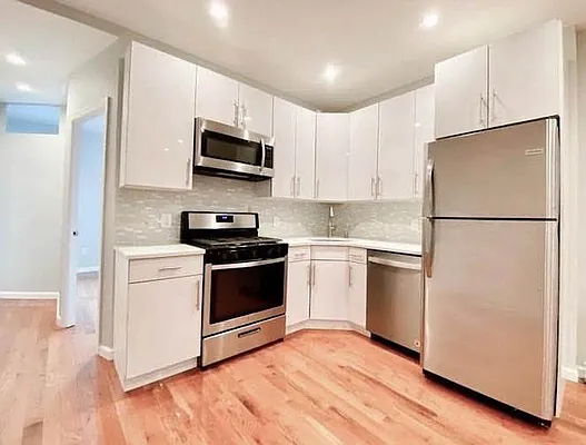 Rented by Ulas Real Estates Inc | media 25