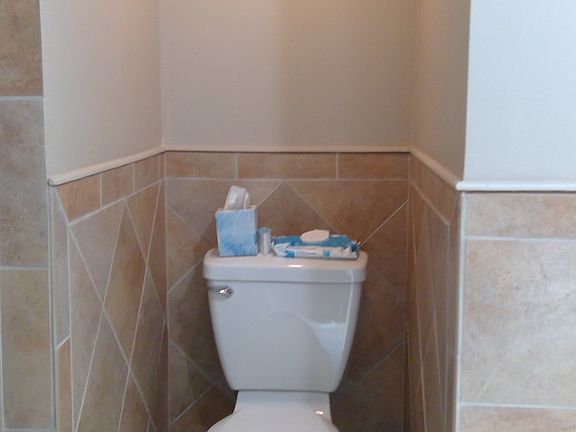 Main House - Commode