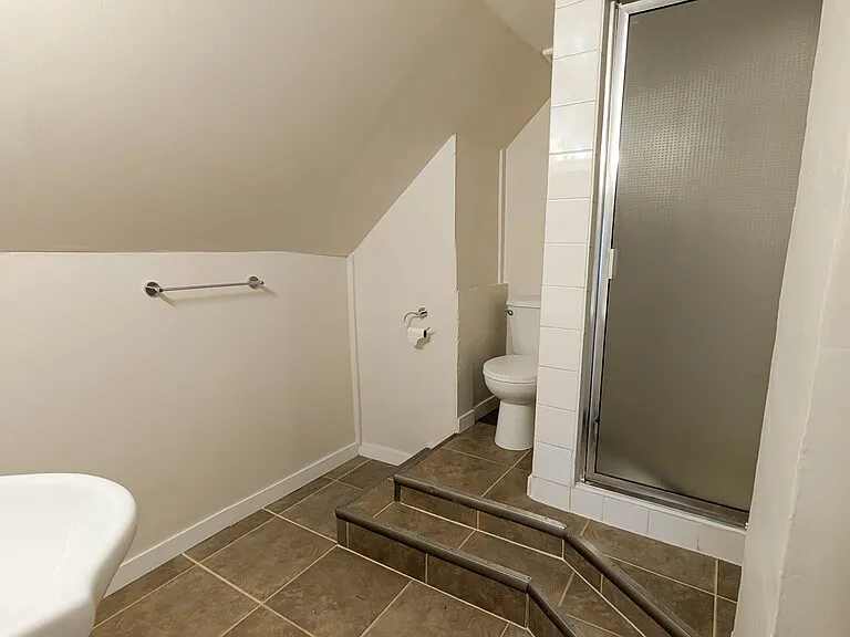 67 7th St #5 — Photo 9