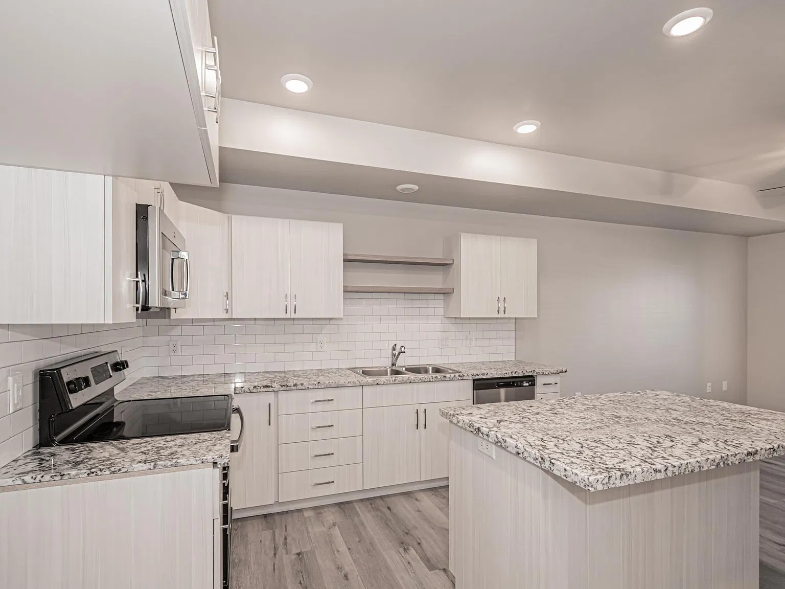 3 bed, 2.5 bath, 1484 sqft, $1,650 — Photo 4