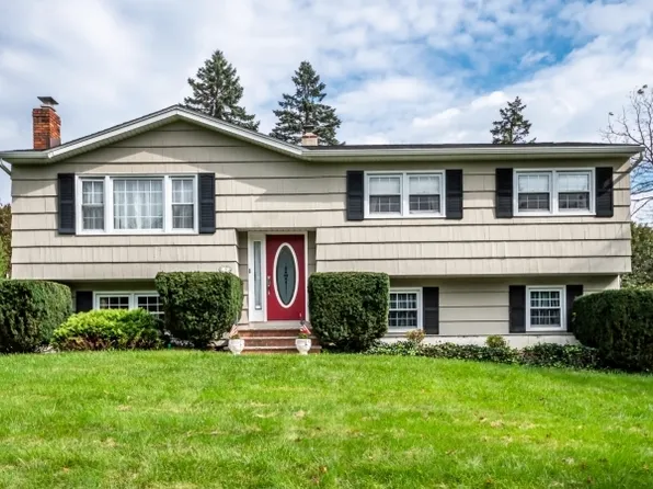 9 Western Dr, Mount Olive Twp., NJ 07828