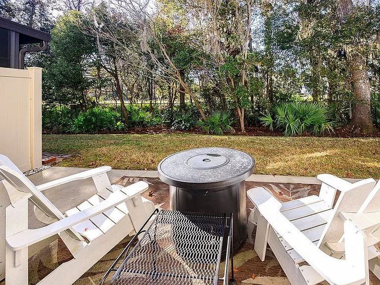 802 Reserve Ln — Photo 7