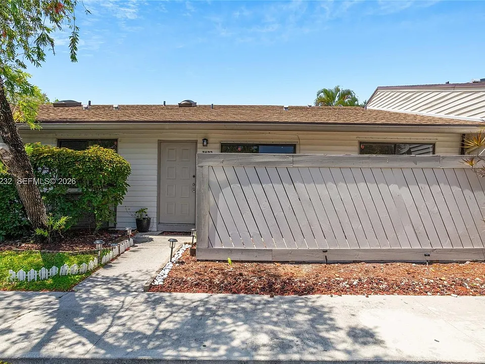 3633 NW 99th Ter #7B