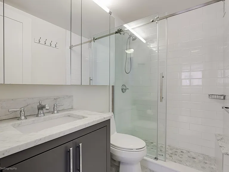 200 E 94th St #1115 — Photo 7