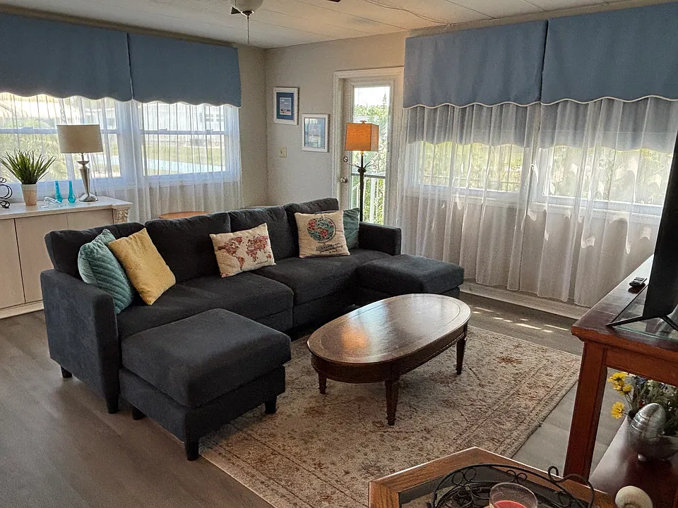3126 Joline Dr