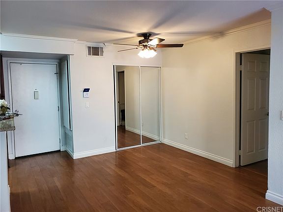 2nd image of 21520 Burbank Blvd APT 121