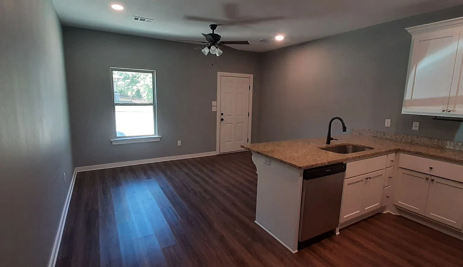 2 Bd/1 Ba 852 Sqft At 512 N Oak St Searcy $1050.00 A Month — Photo 1